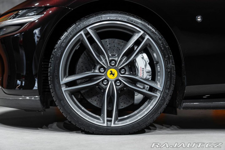 Ferrari Roma Spider, Karbón, JBL, ACC 1800