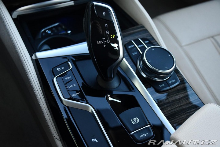 BMW 5 540i xD LUXURY LINE HUD 2017