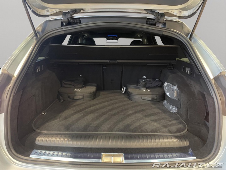 Mercedes-Benz E E 300 de 4MATIC kombi 2024