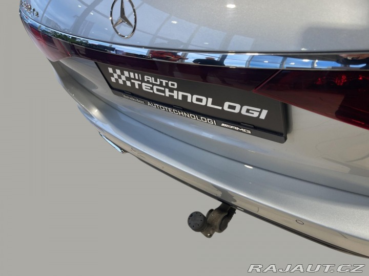 Mercedes-Benz E E 300 de 4MATIC kombi 2024