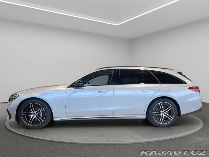 Mercedes-Benz E E 300 de 4MATIC kombi 2024