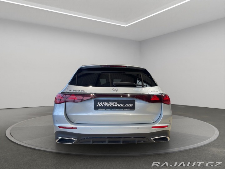 Mercedes-Benz E E 300 de 4MATIC kombi 2024