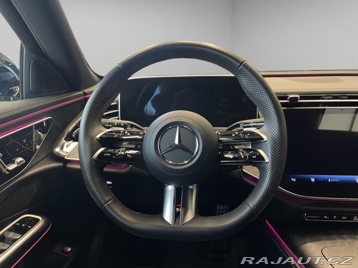 Mercedes-Benz E E 300 de 4MATIC kombi 2025