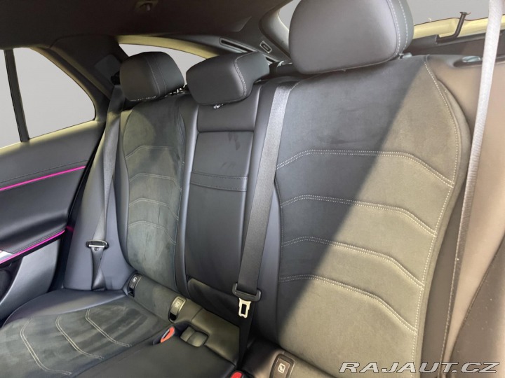 Mercedes-Benz E E 300 de 4MATIC kombi 2025