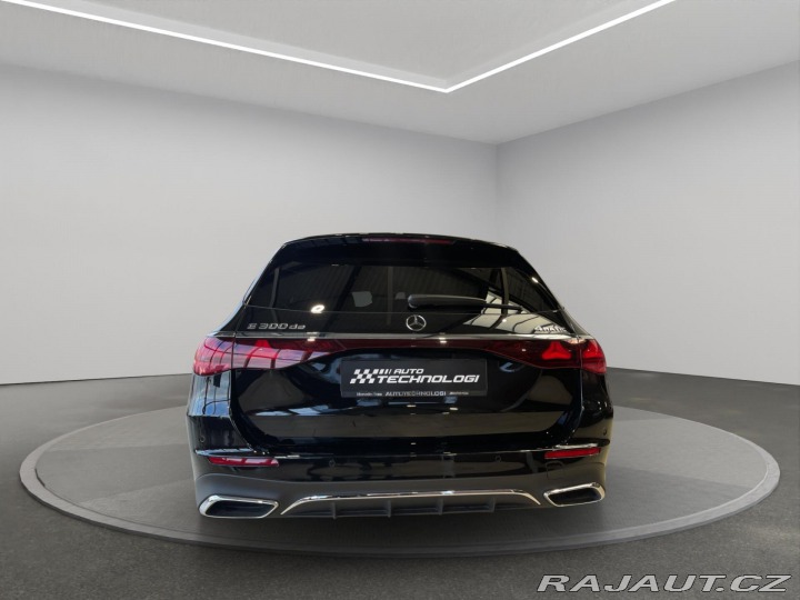 Mercedes-Benz E E 300 de 4MATIC kombi 2025