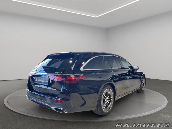 Mercedes-Benz E E 300 de 4MATIC kombi 2025