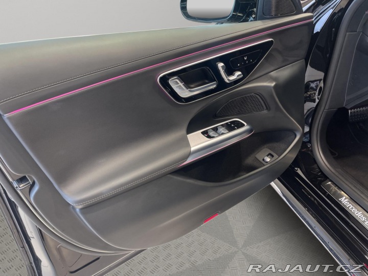 Mercedes-Benz E E 300 de 4MATIC kombi 2025