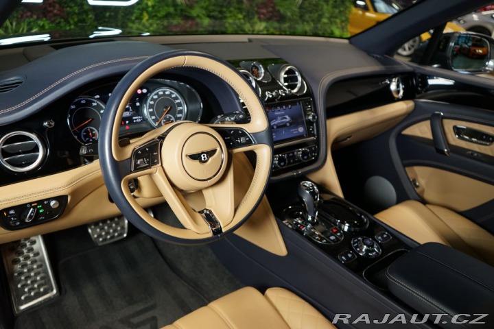 Bentley Bentayga HUD*PANO*MASÁŽ*TAŽNÉ*TV 2016