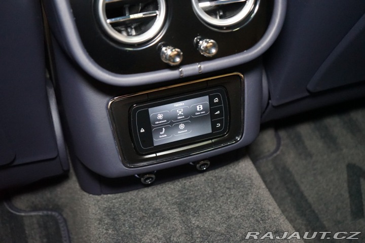 Bentley Bentayga HUD*PANO*MASÁŽ*TAŽNÉ*TV 2016