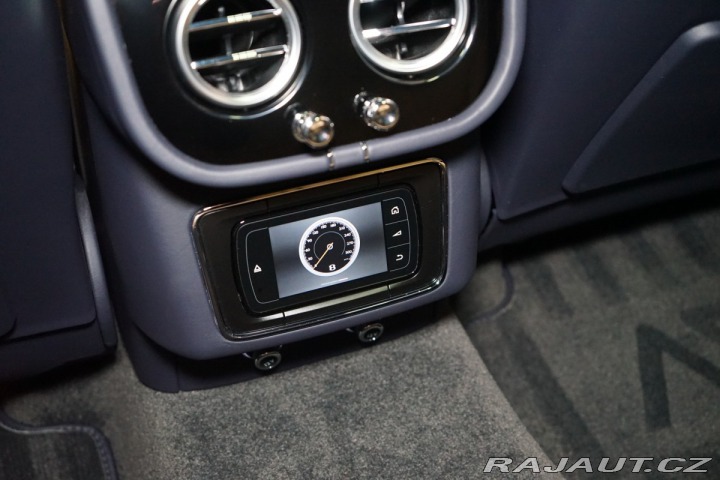 Bentley Bentayga HUD*PANO*MASÁŽ*TAŽNÉ*TV 2016