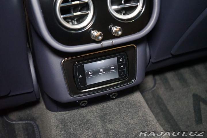 Bentley Bentayga HUD*PANO*MASÁŽ*TAŽNÉ*TV 2016