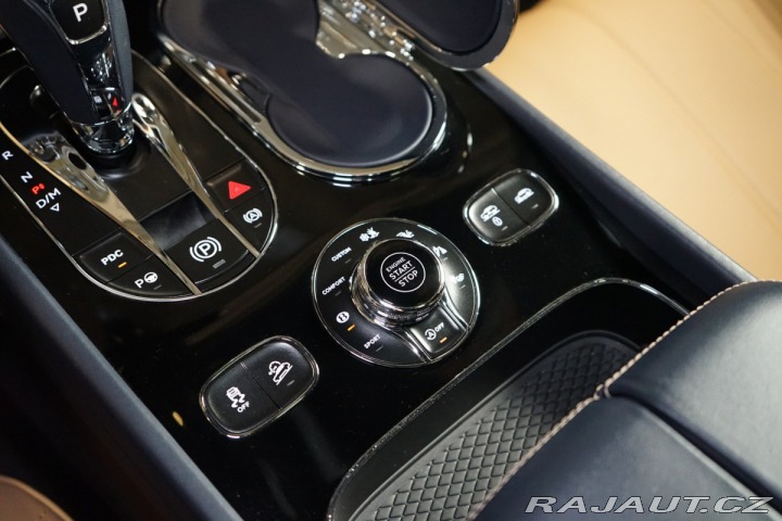 Bentley Bentayga HUD*PANO*MASÁŽ*TAŽNÉ*TV 2016