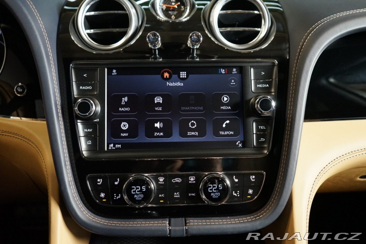 Bentley Bentayga HUD*PANO*MASÁŽ*TAŽNÉ*TV 2016