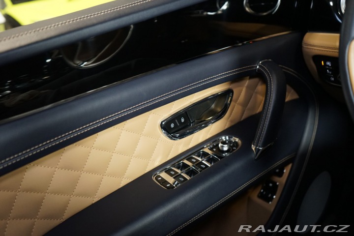 Bentley Bentayga HUD*PANO*MASÁŽ*TAŽNÉ*TV 2016