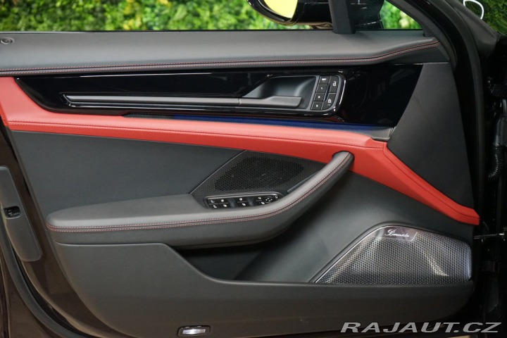 Porsche Panamera GTS*PCCB*BURM*HUD*MASÁŽ 2025