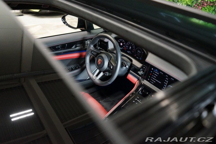 Porsche Panamera GTS*PCCB*BURM*HUD*MASÁŽ 2025