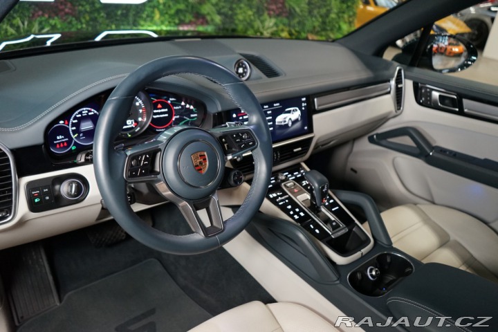 Porsche Cayenne E-HYBRID*360*PANO*TAŽ*PAS 2022