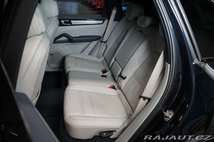 Porsche Cayenne E-HYBRID*360*PANO*TAŽ*PAS 2022