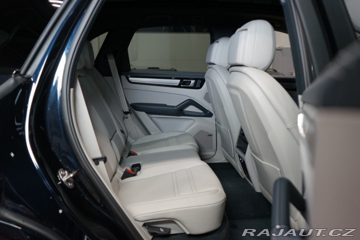 Porsche Cayenne E-HYBRID*360*PANO*TAŽ*PAS 2022