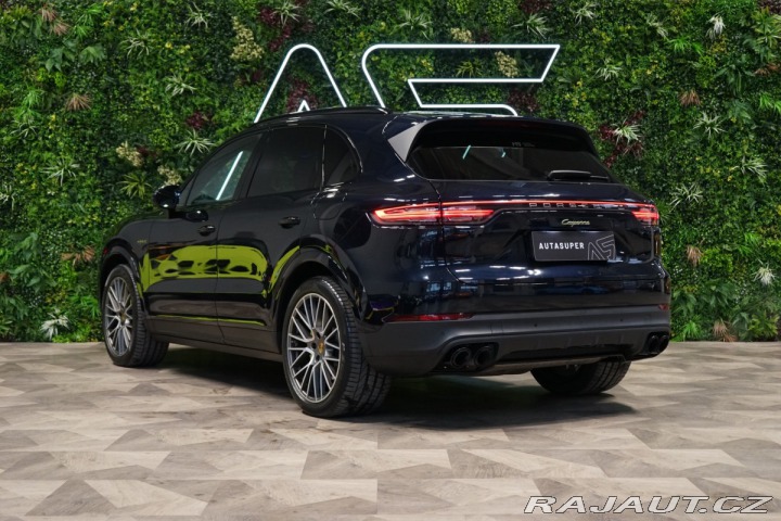 Porsche Cayenne E-HYBRID*360*PANO*TAŽ*PAS 2022