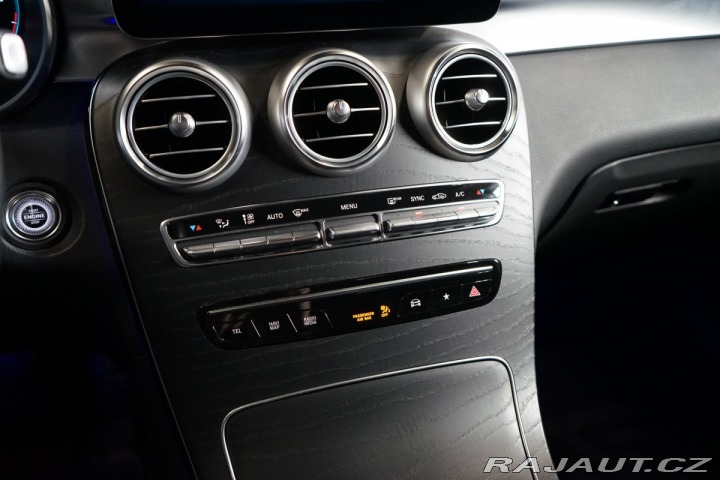 Mercedes-Benz GLC 220d*4M*AMG*PANO*360*TAŽ* 2021