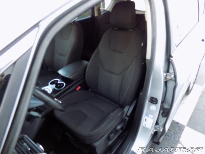 Ford S-MAX 2.0TDCi/Titanium/AT/LED/ 2015