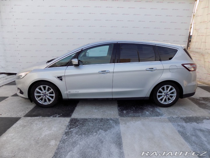 Ford S-MAX 2.0TDCi/Titanium/AT/LED/ 2015