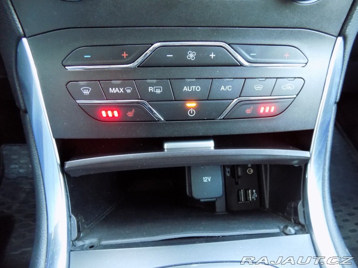 Ford S-MAX 2.0TDCi/Titanium/AT/LED/ 2015