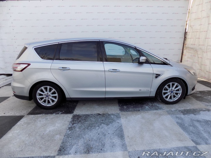 Ford S-MAX 2.0TDCi/Titanium/AT/LED/ 2015