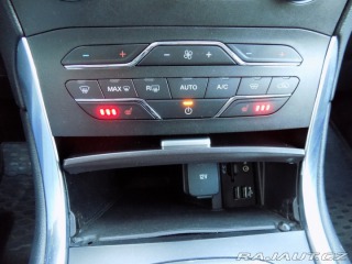 Ford S-MAX 2.0TDCi/Titanium/AT/LED/ 2015