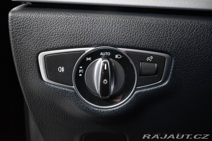 Mercedes-Benz E E 220d 4x4*TAŽNÉ*PANORAMA 2018