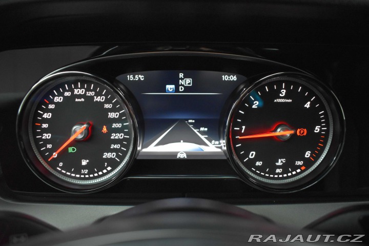 Mercedes-Benz E E 220d 4x4*AMG*TAŽNÉ*PANO 2018