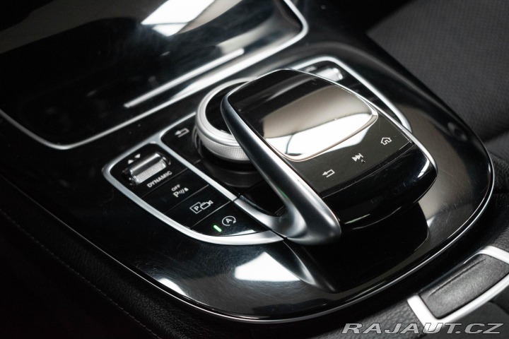 Mercedes-Benz E E 220d 4x4*TAŽNÉ*PANORAMA 2018