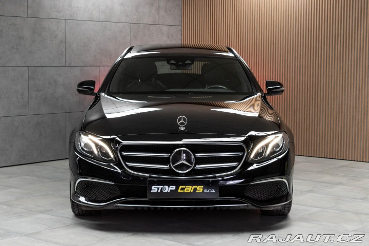 Mercedes-Benz E E 220d 4x4*TAŽNÉ*PANORAMA 2018