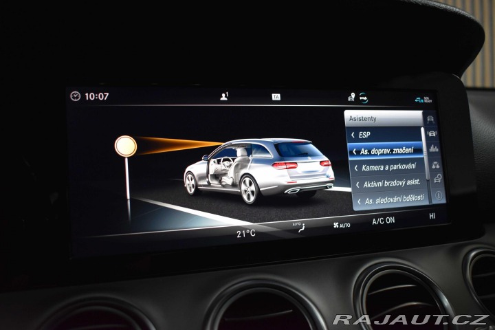 Mercedes-Benz E E 220d 4x4*TAŽNÉ*PANORAMA 2018