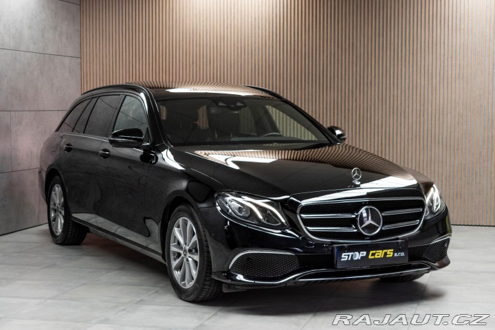 Mercedes-Benz E E 220d 4x4*TAŽNÉ*PANORAMA 2018