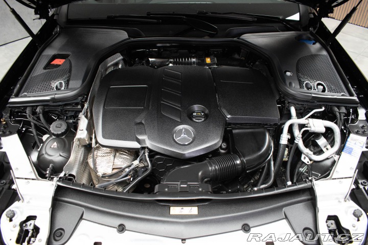 Mercedes-Benz E E 220d 4x4*TAŽNÉ*PANORAMA 2018