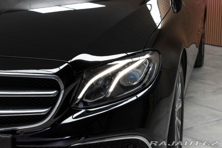Mercedes-Benz E E 220d 4x4*AMG*TAŽNÉ*PANO 2018