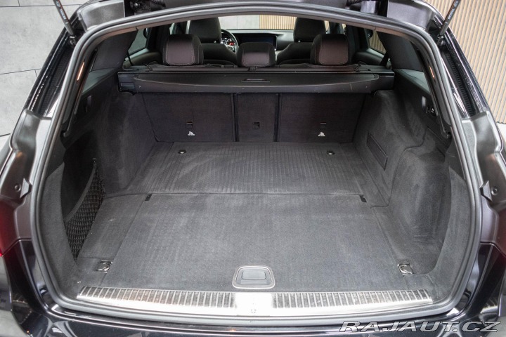 Mercedes-Benz E E 220d 4x4*TAŽNÉ*PANORAMA 2018