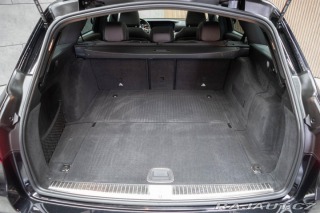 Mercedes-Benz E E 220d 4x4*AMG*TAŽNÉ*PANO 2018