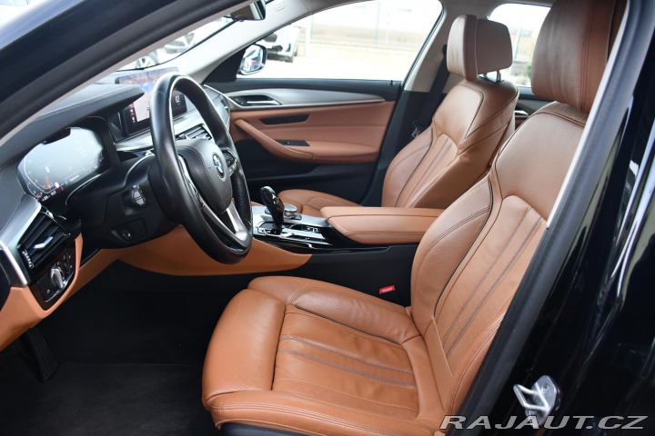 BMW 5 530d xD LUXURY LINE ČR 2021