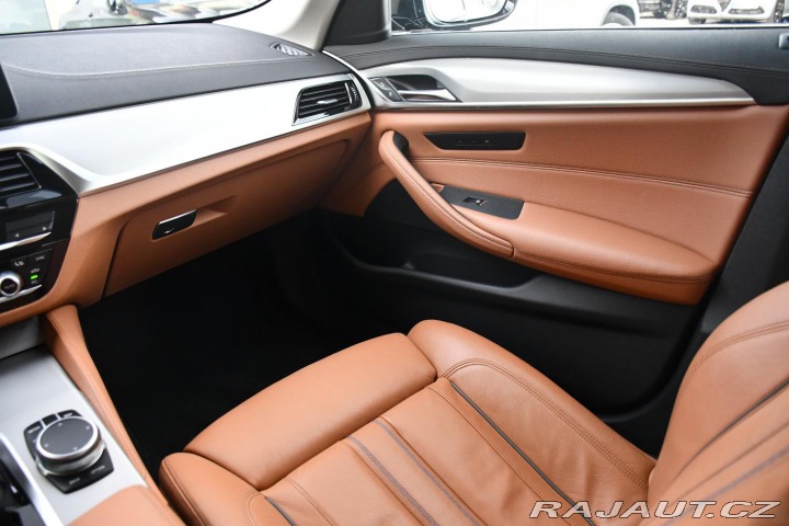BMW 5 530d xD LUXURY LINE ČR 2021