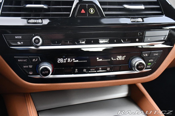 BMW 5 530d xD LUXURY LINE ČR 2021