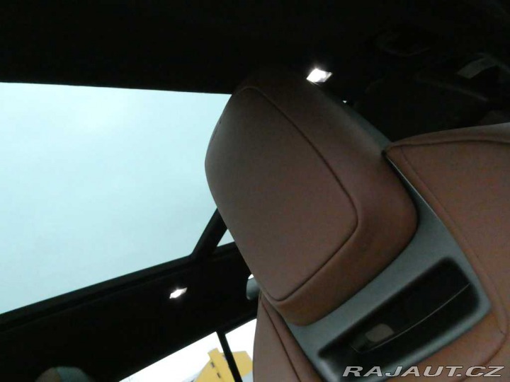 Land Rover Defender 110 4,4 OCTA P635 2025