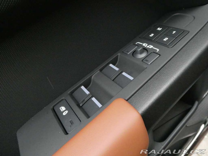 Land Rover Defender 110 4,4 OCTA P635 2025