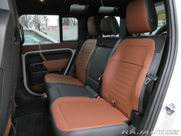 Land Rover Defender 110 4,4 OCTA P635 2025
