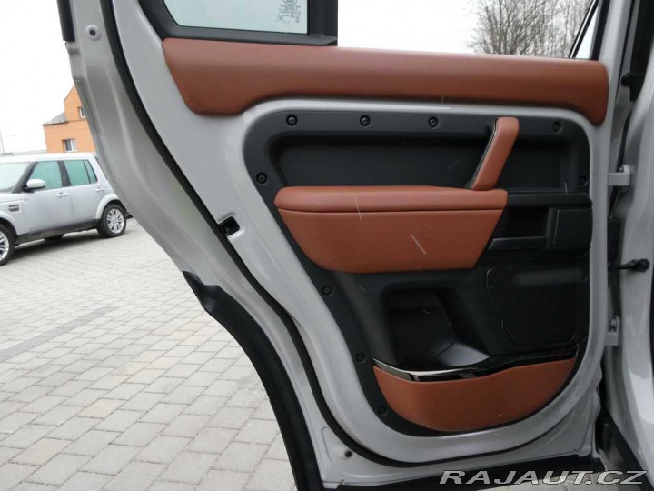 Land Rover Defender 110 4,4 OCTA P635 2025