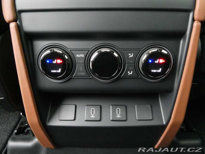 Land Rover Defender 110 4,4 OCTA P635 2025