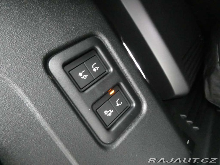 Land Rover Defender 110 4,4 OCTA P635 2025