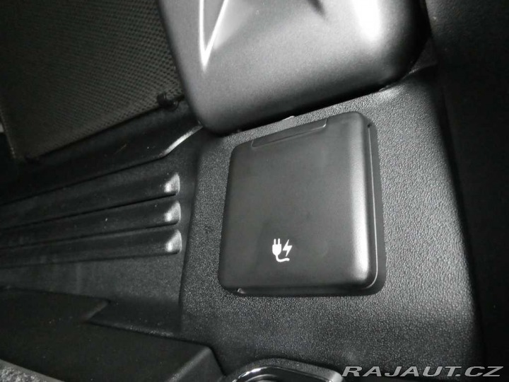 Land Rover Defender 110 4,4 OCTA P635 2025